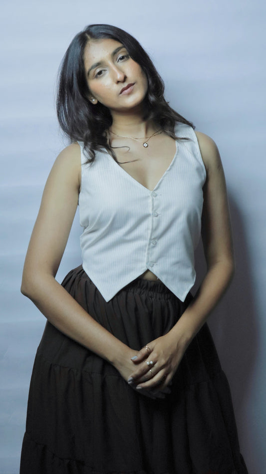 Slim-fit crop vest