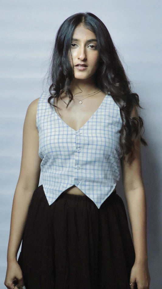 Slim-fit crop vest